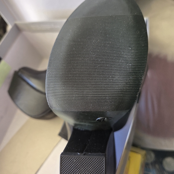 Elegant Black Women's Platform Heels - Picture 2 of 4